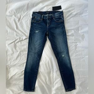 Dear John jeans , NWT size 25 distressed no holes